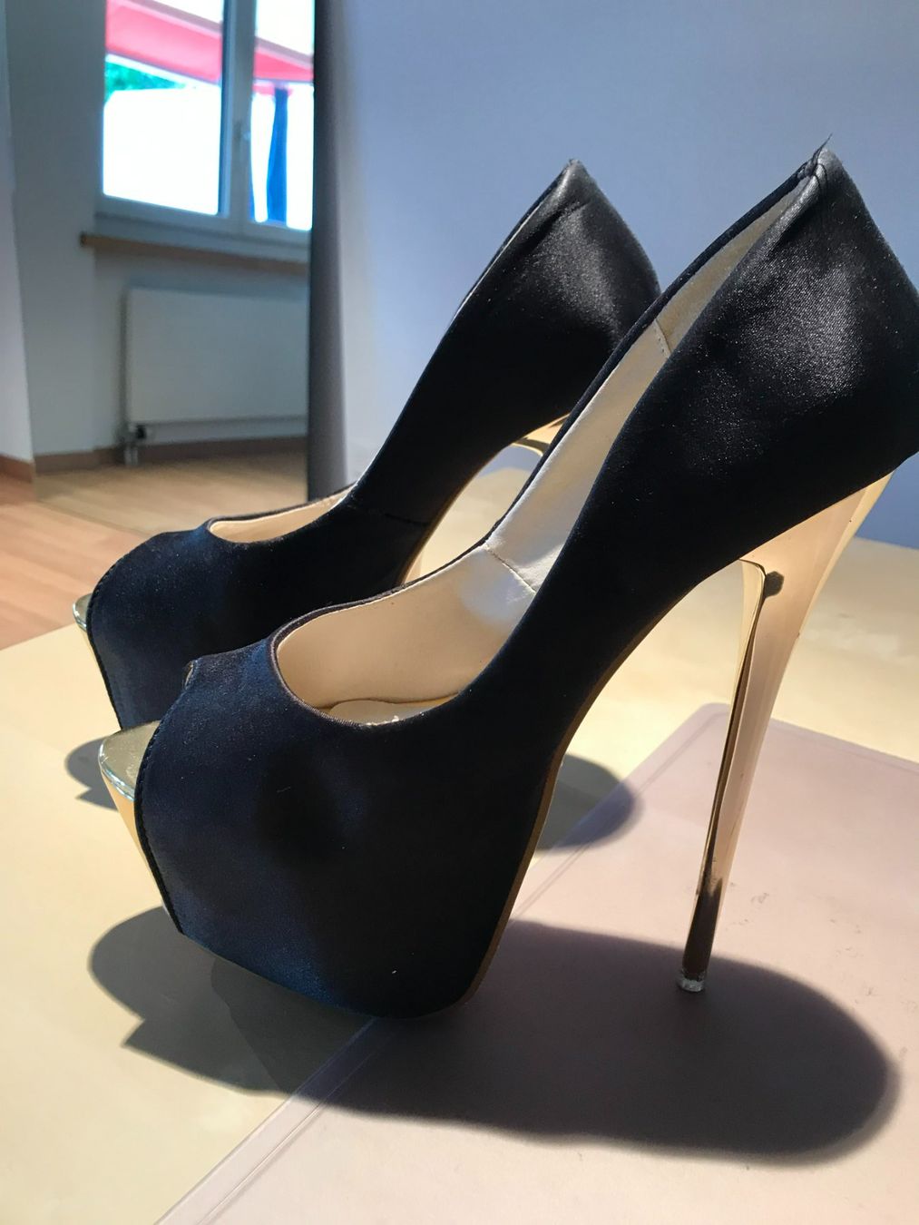 Damenschuhe: High Heel Plateau 38 / 15 cm Absatz – Gebraucht aus Spreitenbach von Carswiss