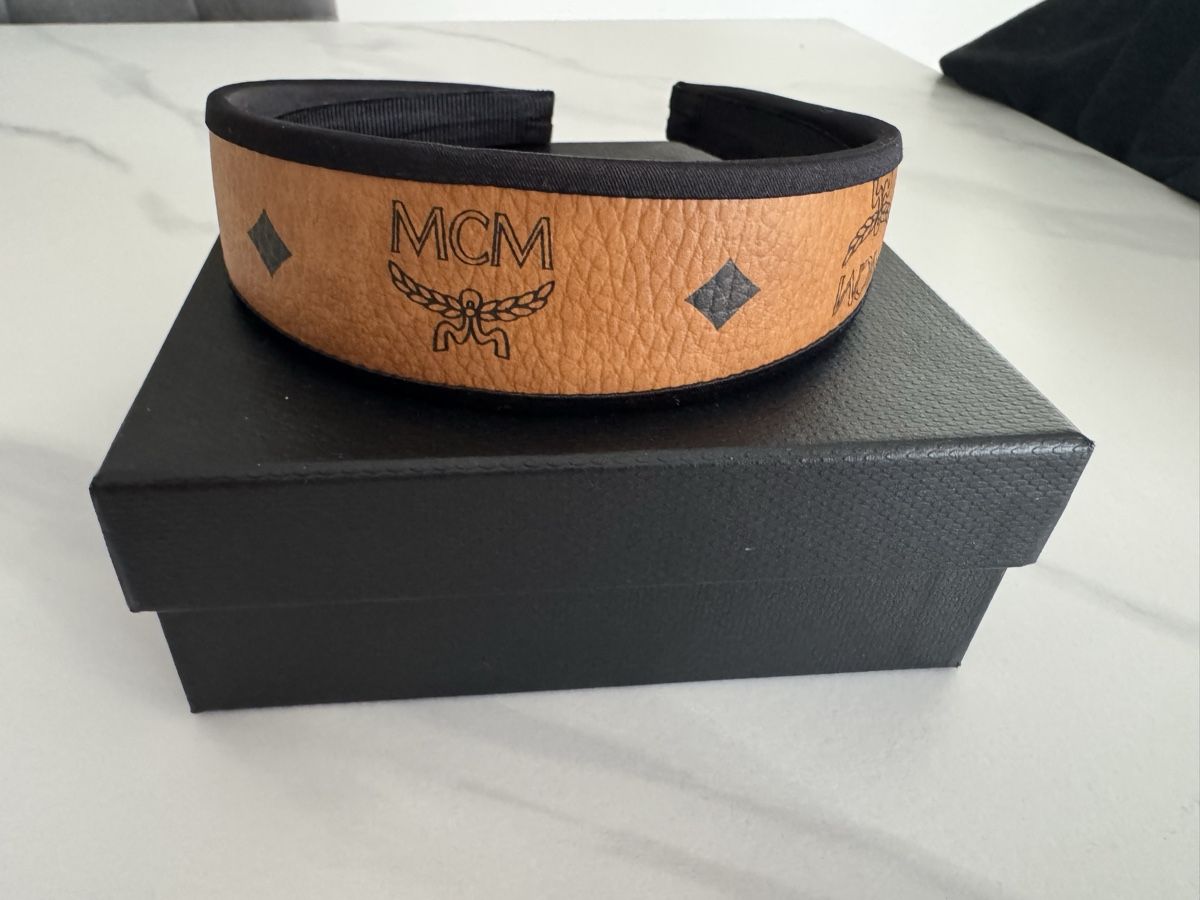 Mcm Accessoires pour cheveux: MCM Haarreif mit Box und Beutel – Neuf (Voir description) à Stetten AG par Dekis-Tradingcards 1