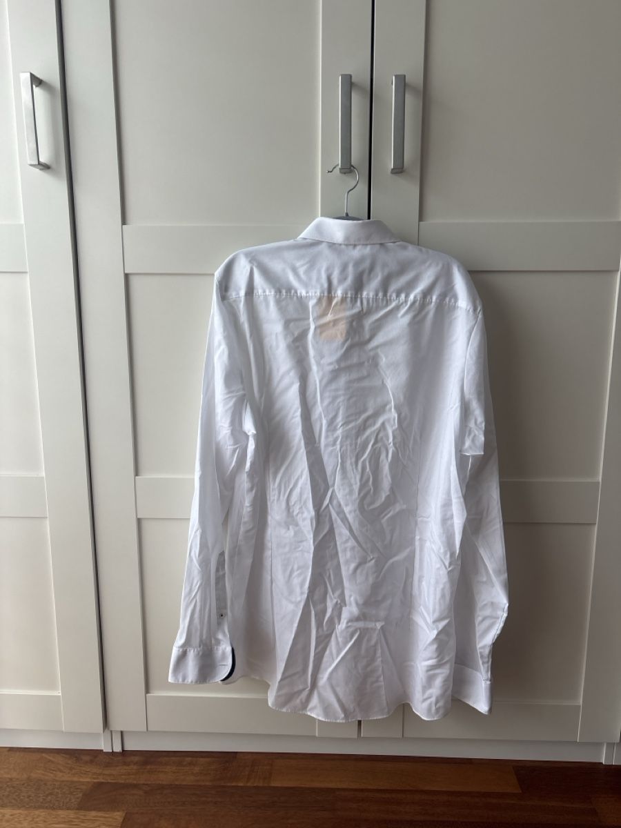 Chemises: Herrenhemd weiss Grösse 43, slimfit – D'occasion à Nänikon par Caro8989 2