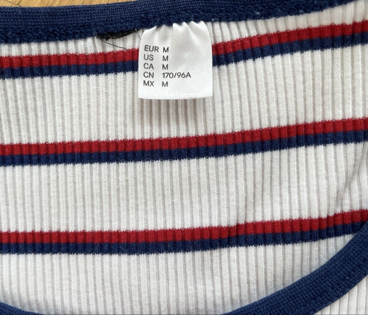 H&M Lotti di vestiti: Shirts Divided von H&M S/M – Usato da Ittigen venduto da franzis6 2