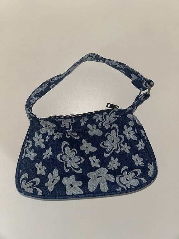 Taschen für Damen: Bershka Blaue Handtasche  – Gebraucht aus winterthur von HappyFindsCH 1