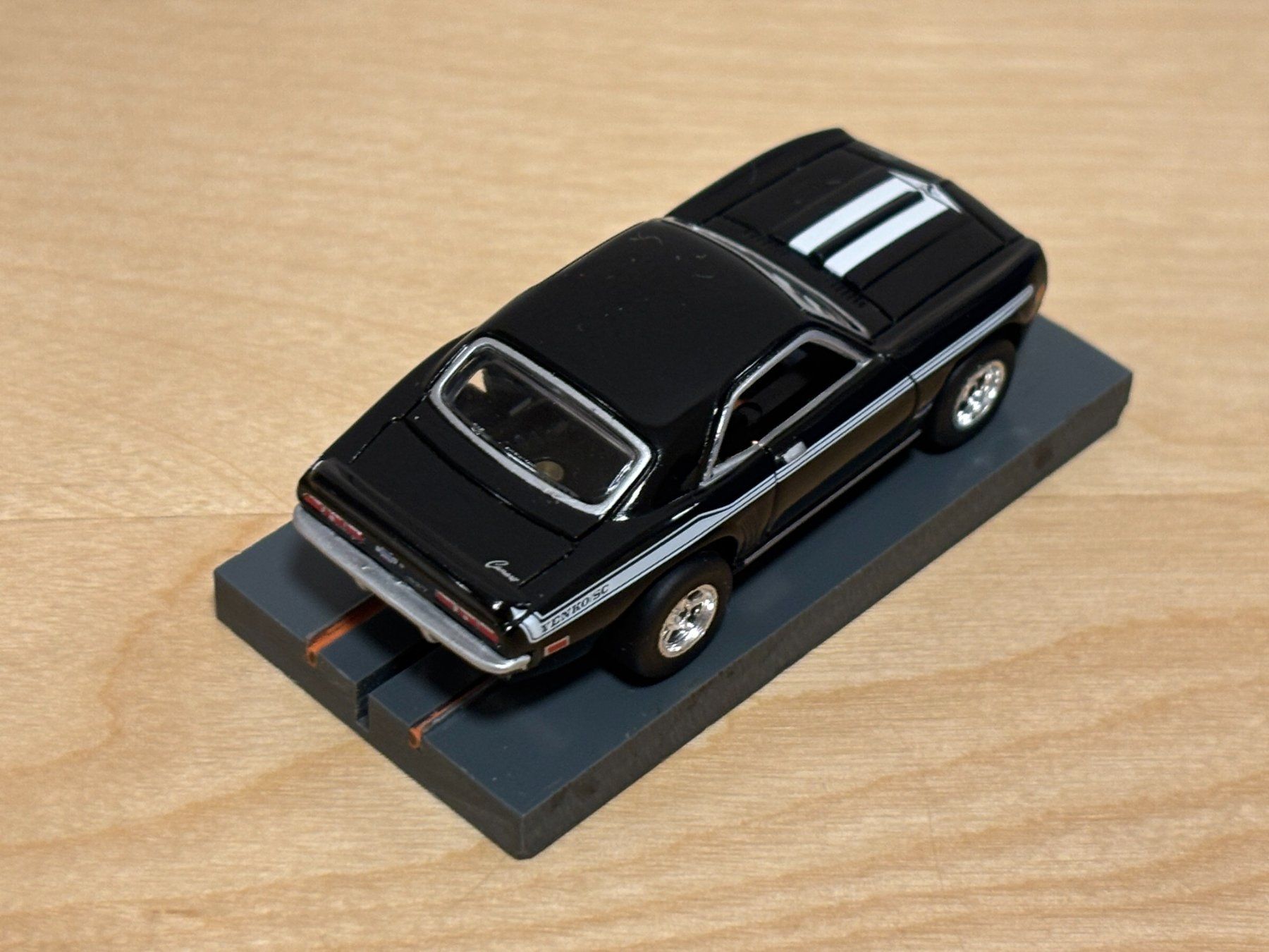 Circuits: Johnny Lightning Yenko Camaro schwarz – Neuf (Voir description) à Bülach par h0slotch 4