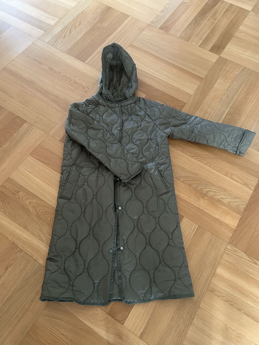 Vestes: Hooded Padded Jacket – D'occasion à Affoltern am Albis par RenewStyle