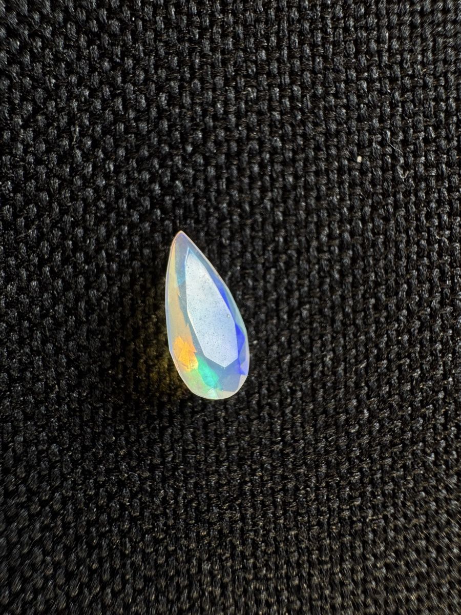 Pierres précieuses: Äthiopischer Opal 0.75 ct – Neuf avec emballage d'origine à Wängi par Horus90 6