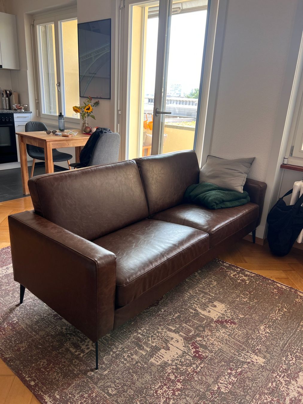 Sofas: Sofa braun Kunstleder 2-Sitzer – Gebraucht aus Bern von sim_gch5 1
