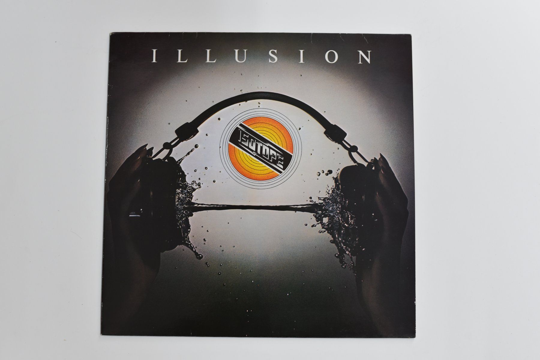 Schallplatten: Schallplatte Isotope - Illusion – Gebraucht aus Glis von AtelierManus