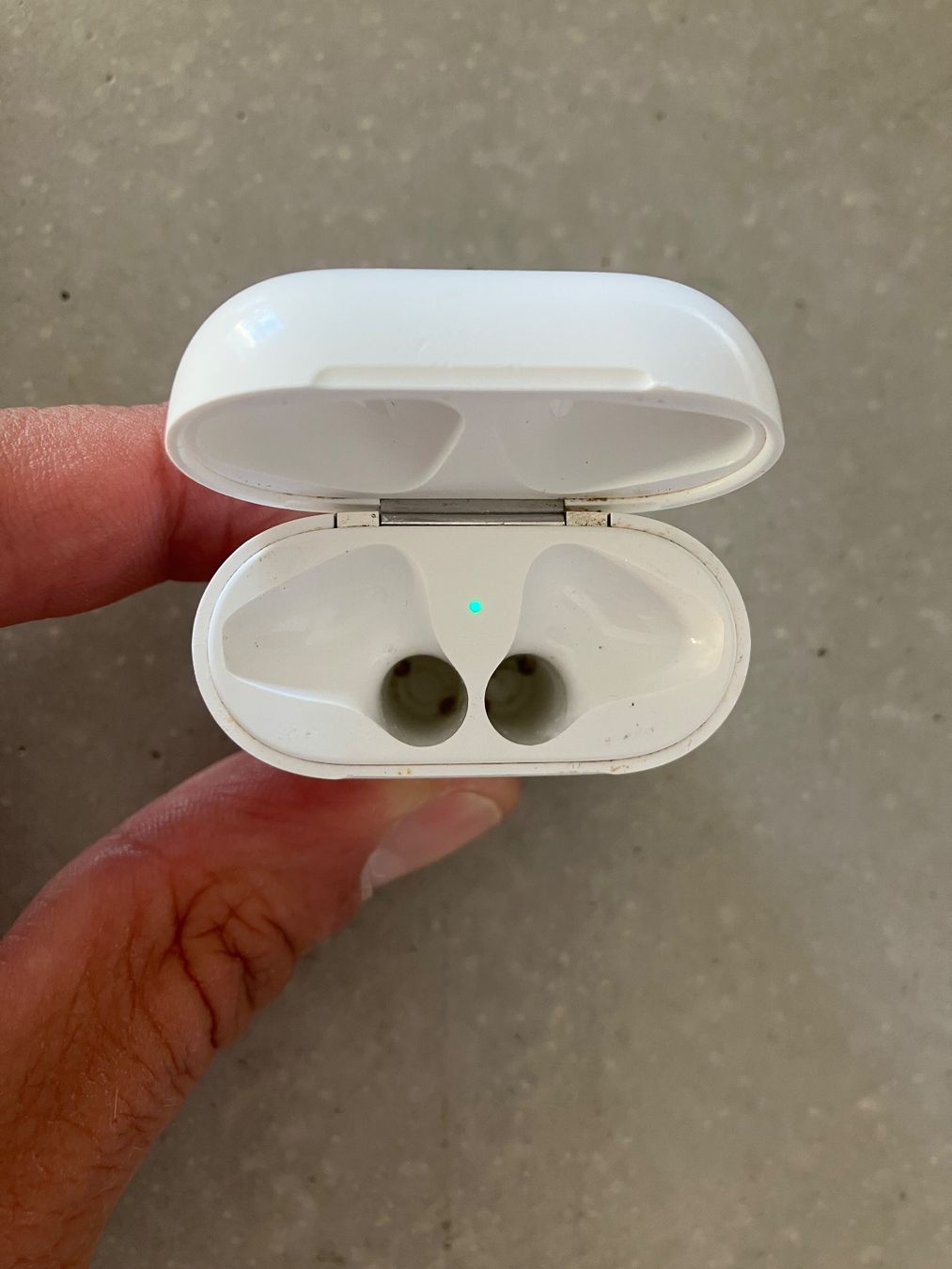 Apple Cuffie: APPLE Air Pods 2 – Usato da Lausanne venduto da mr.v 3