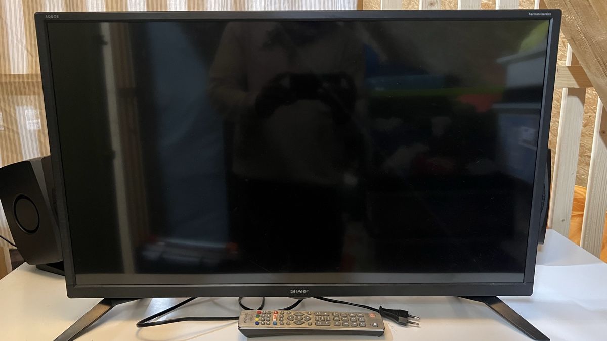 Sharp Televisori: Sharp 32" LCD TV - LC-32HB532E - Great Condition! – Usato da Zürich venduto da Decastro87