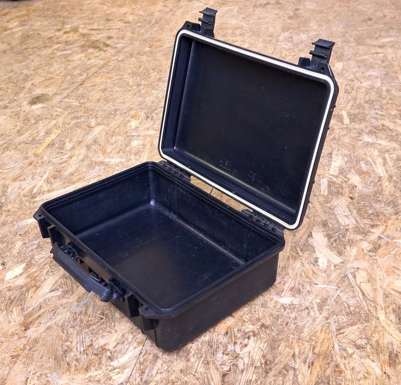 Reisekoffer: Koffer, Flightcase - Wasser- und Staubdicht – Gebraucht aus Aarau von Bigbenmusic