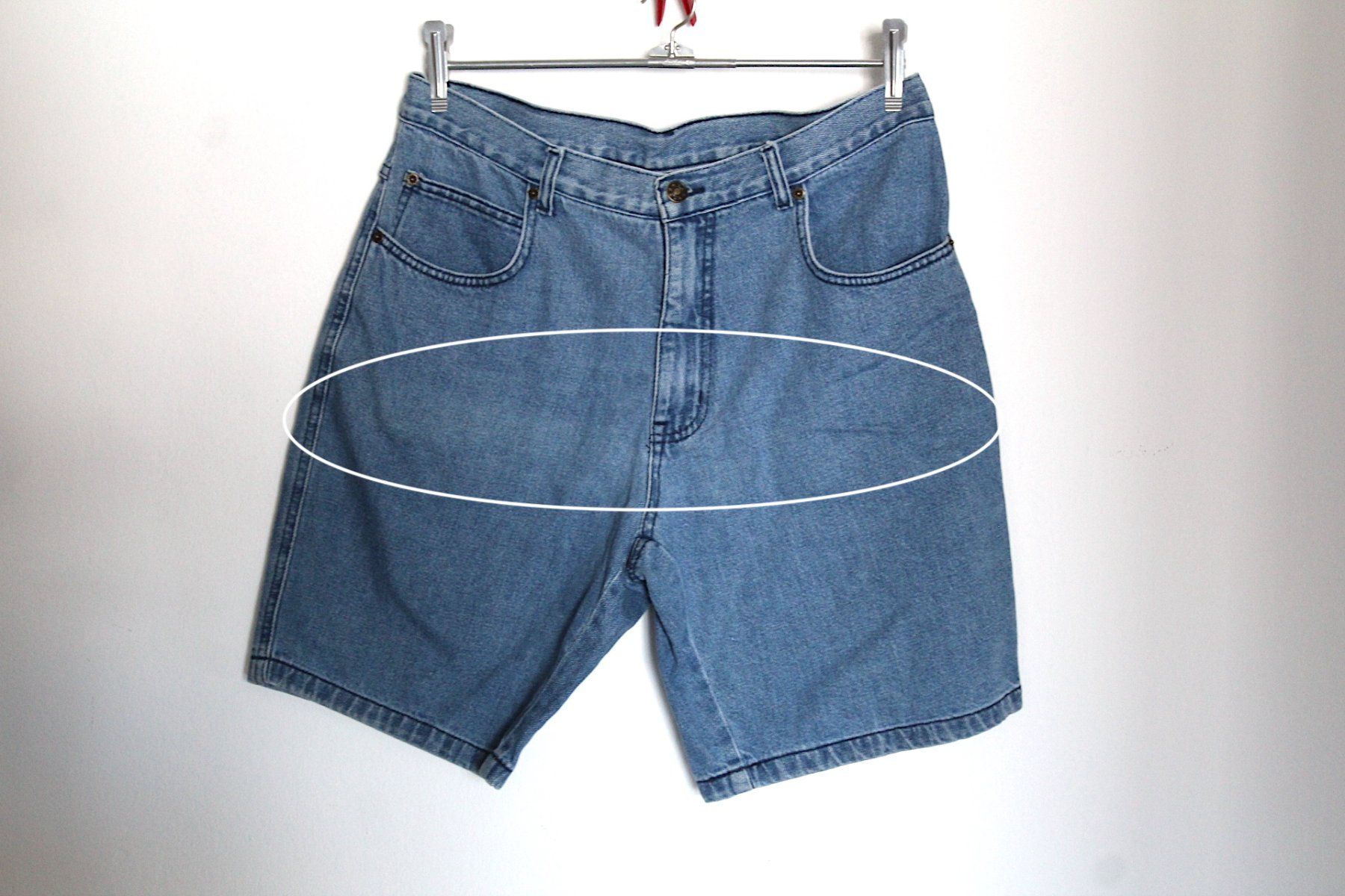 Jeans: Kurze Jeans, verm. Gr.38/40 – D'occasion à Locarno par madame-tus-sauds 2