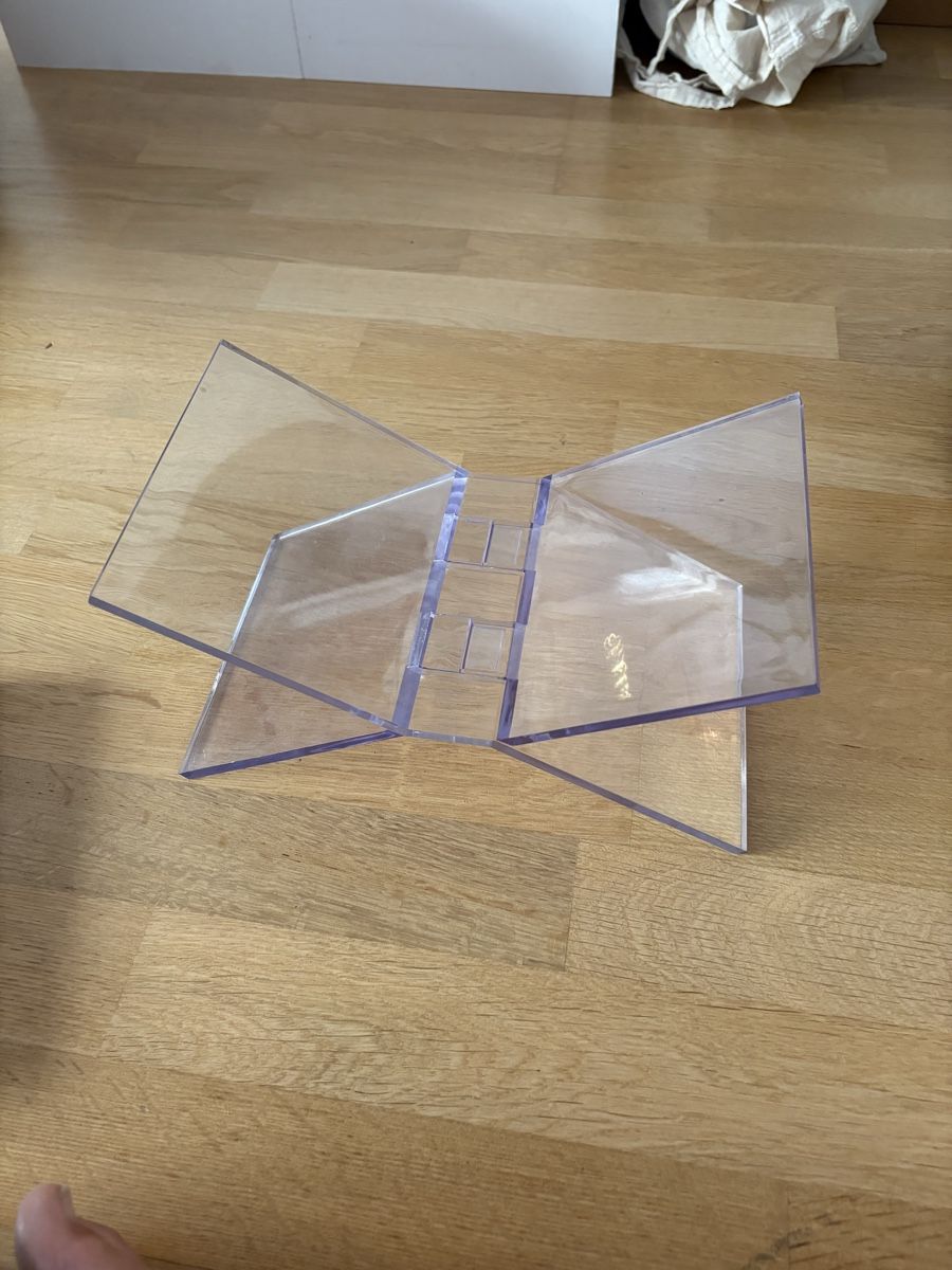 Tutte le decorazioni: TASCHEN Buchständer Plexiglas – Usato da Zürich venduto da ellegant_ 4
