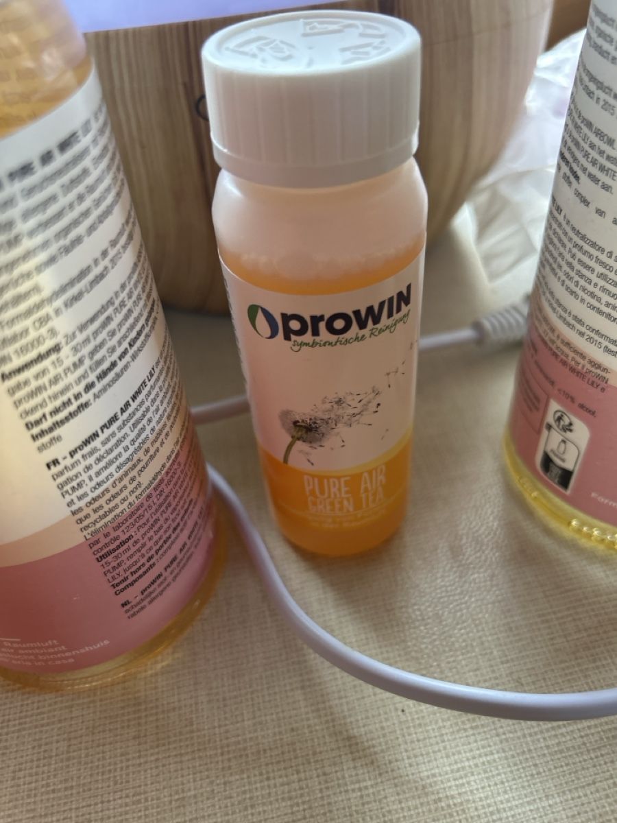 Diffuseurs: Aroma Diffuser mit Holzoptik und Beleuchtung inkl. Düfte  – D'occasion à Herbetswil par rotekatze84 3