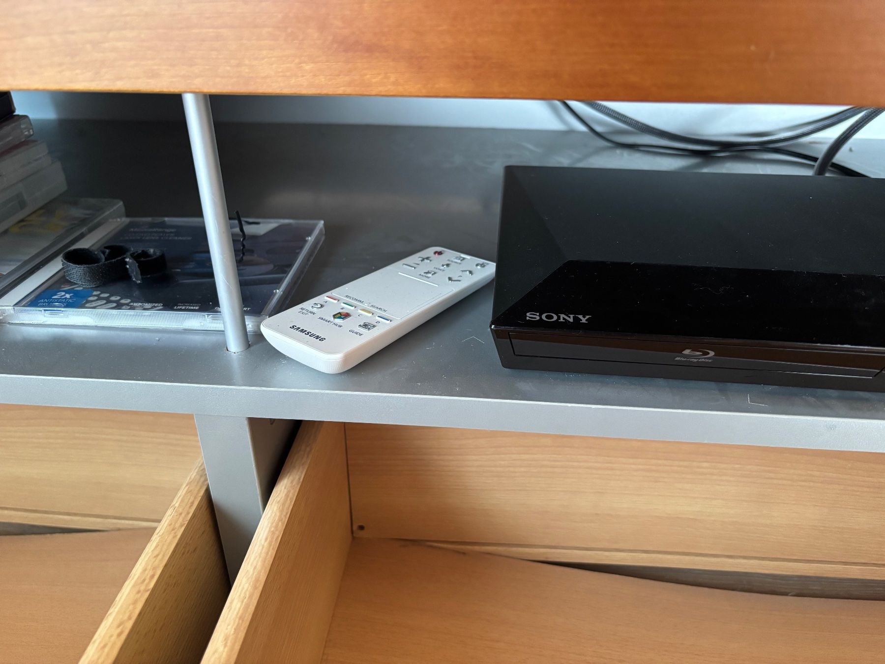 Mobili TV: TV Möbel - nussbraun mit Schublade – Usato da Weinfelden venduto da stella79 4