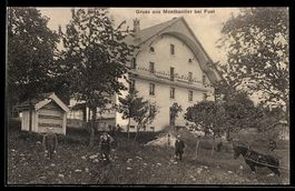 AK Fuet, Montbantier, Kinder vor einem Haus