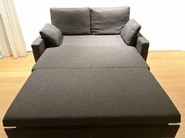 Bequemes Schlafsofa  Stauraum für Kissen  top Zustand