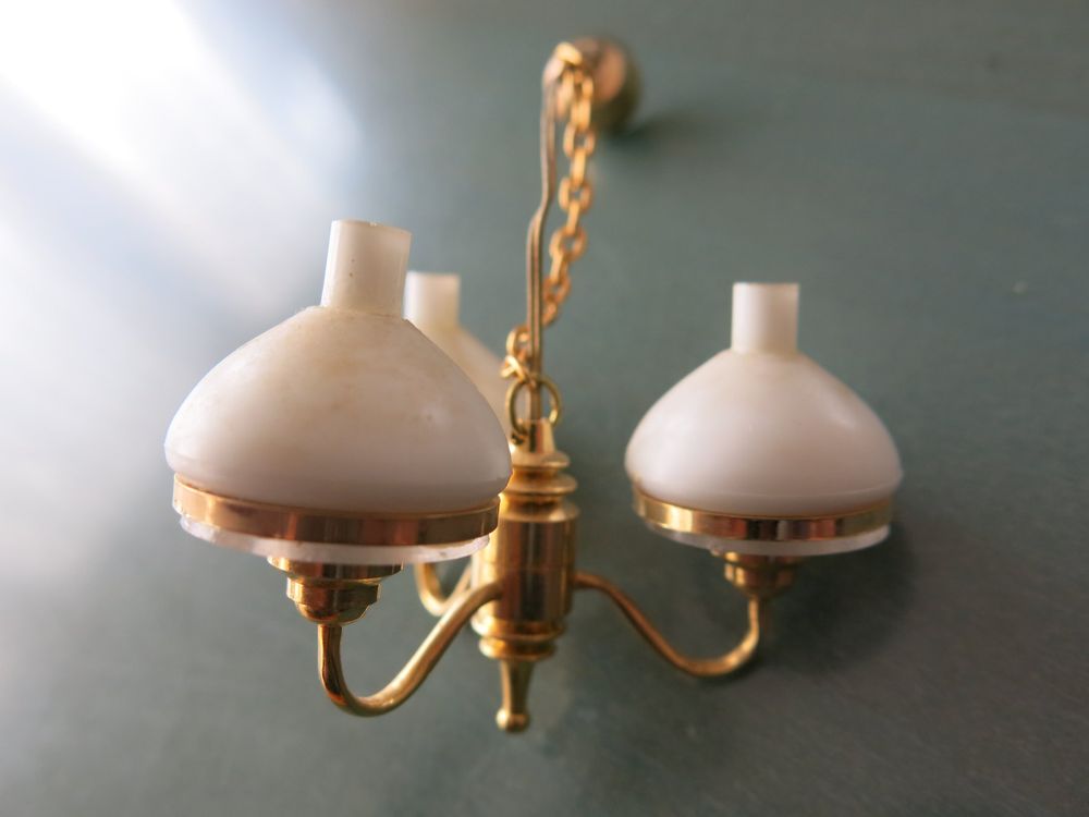 BSTCAR Miniatur-Deckenlampe 1:12 – Batteriebetrieben Für Puppenhäuser | Metall & Glas Mit LED-Licht