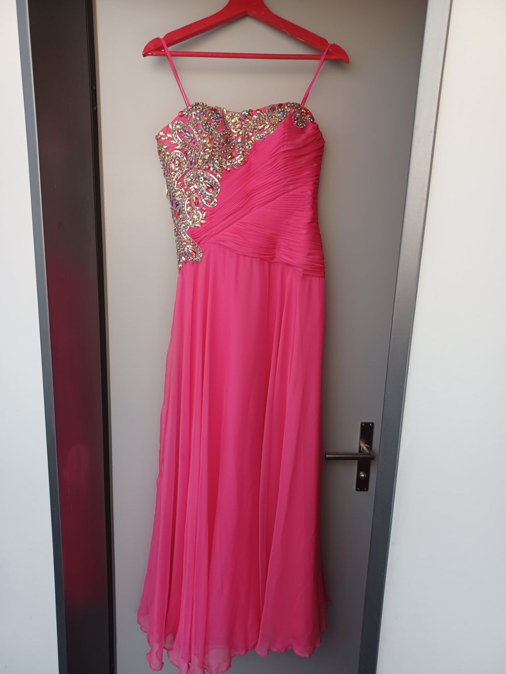 Robes: Pink Kleid – D'occasion à Emmenbrücke par Ddagi