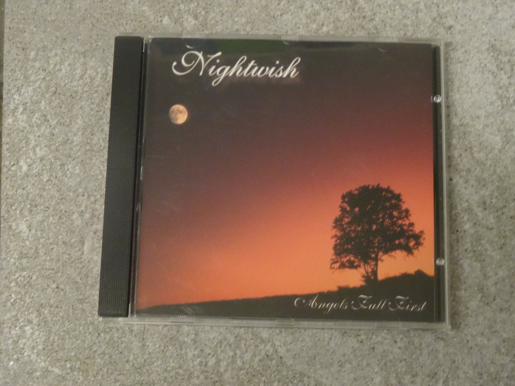 CD: Nightwish - Angels Fall First CD – Usato da Olten venduto da Disc-Ausverkauf