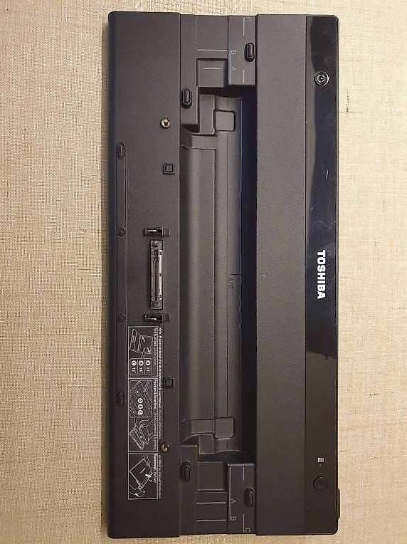 Docking station: Toshiba- Dockingstation – Usato da Binningen venduto da Viriatus