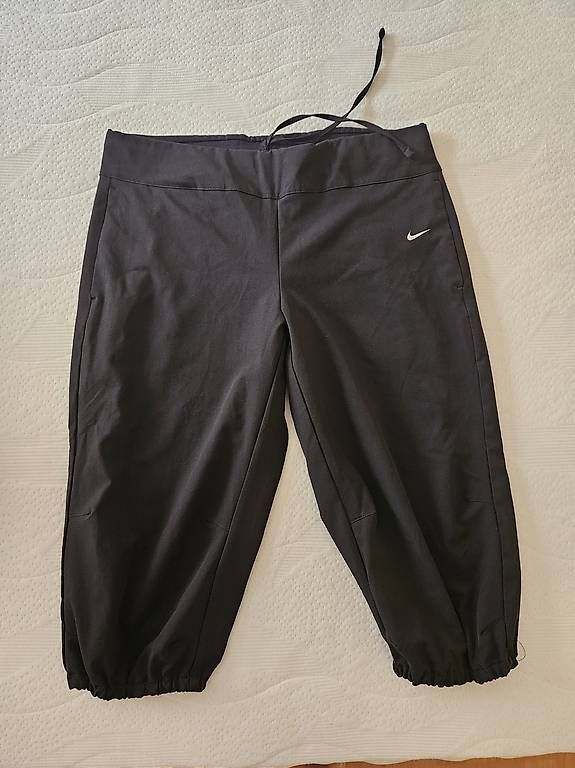 Pantaloni: Damen Hose Nike neu – Usato da Zürich venduto da Elena231