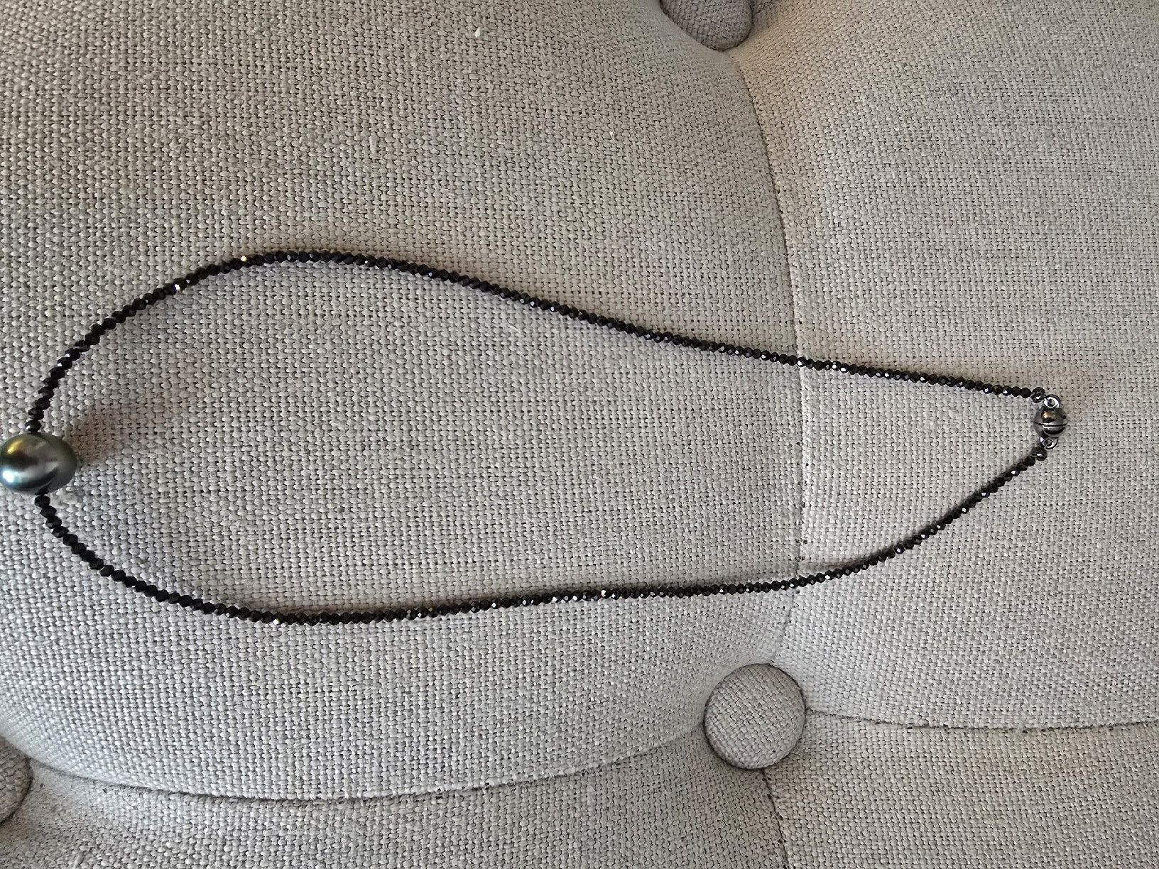 Catenine: Schwarze Perlenkette mit Spinell – Nuovo (secondo la descrizione) da Erlinsbach venduto da sus_7k9l