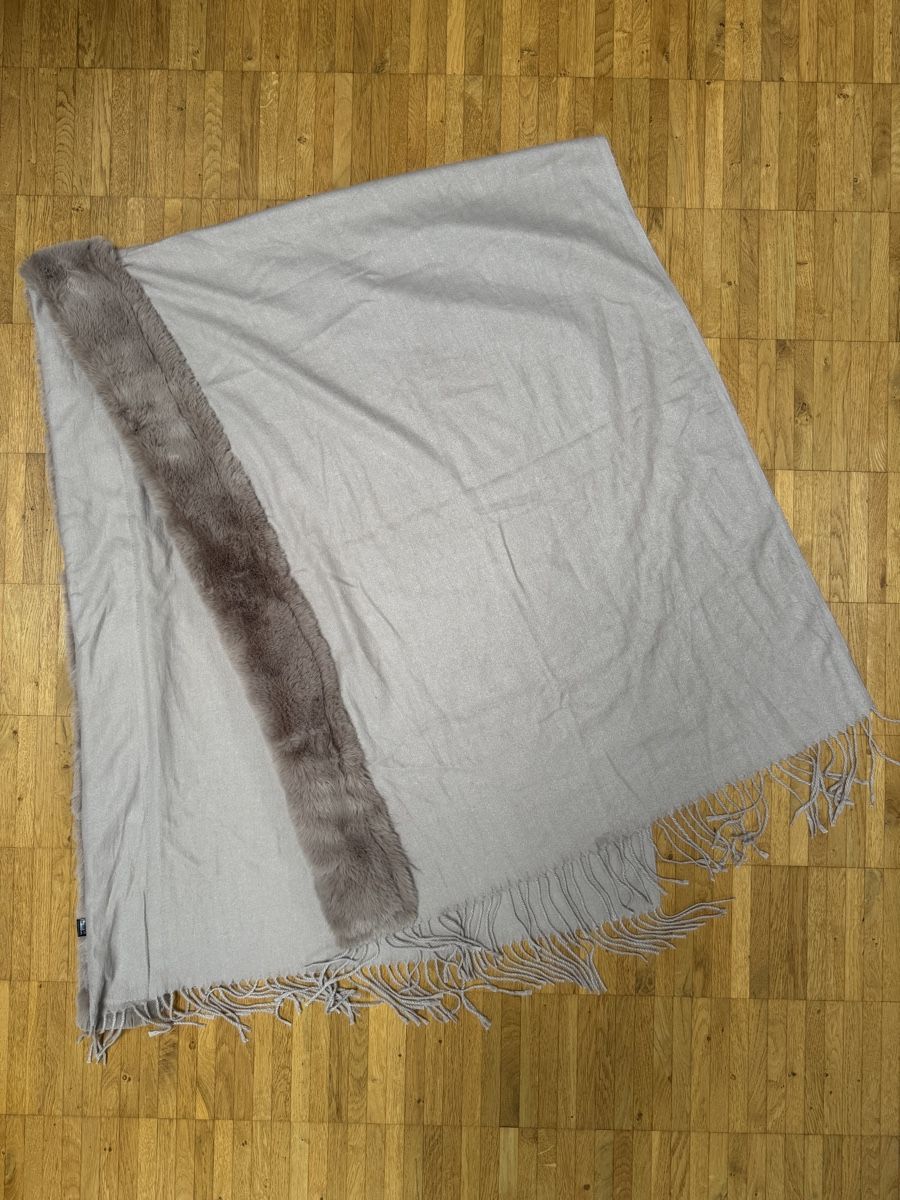 Foulard & Sciarpe: Schal mit Kunstpelz – Nuovo (secondo la descrizione) da Aesch BL venduto da comven