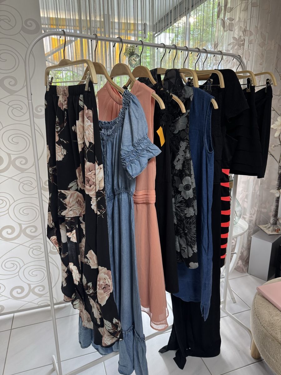 Lotti di vestiti: Kleider set – Usato da chur venduto da merygori