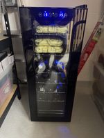 Weinkühlschrank schwarz 15 Flaschen gute Funktion
