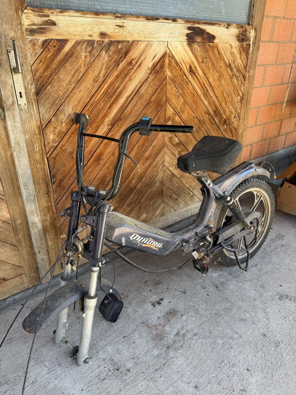 Tomos Mofas: Tomos Quadro mit Ausweis – Defekt aus Fahrni b. Thun von Schneiderlein55 3