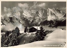 Obersaxen (GR) Piz Mundaun mit Blick auf die Signinakette G