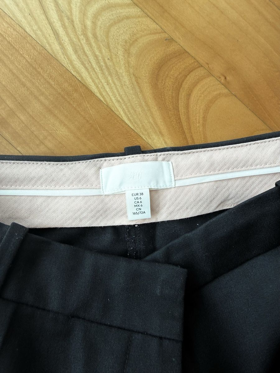 H&M Pantalons: H&M Elegante Twillhose schwarz, Gr. 38 – Neuf (Voir description) à Lachen SZ par ali_5xw5 3