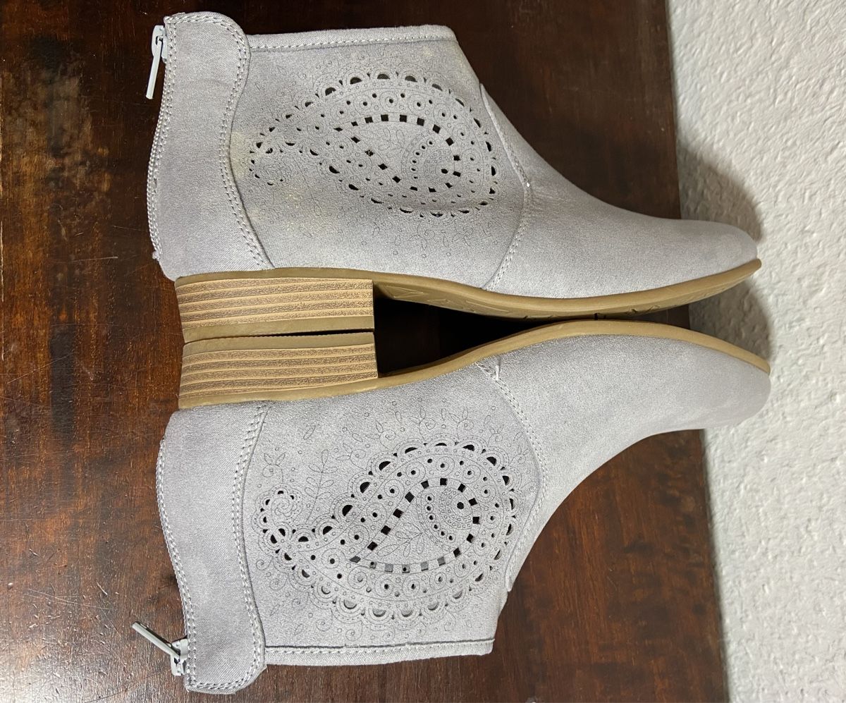 Graceland Scarpe da donna: Stiefeletten mit Lochmuster Gr. 38 hellgrau – Nuovo (secondo la descrizione) da Fislisbach venduto da KolibriSecondhand 1