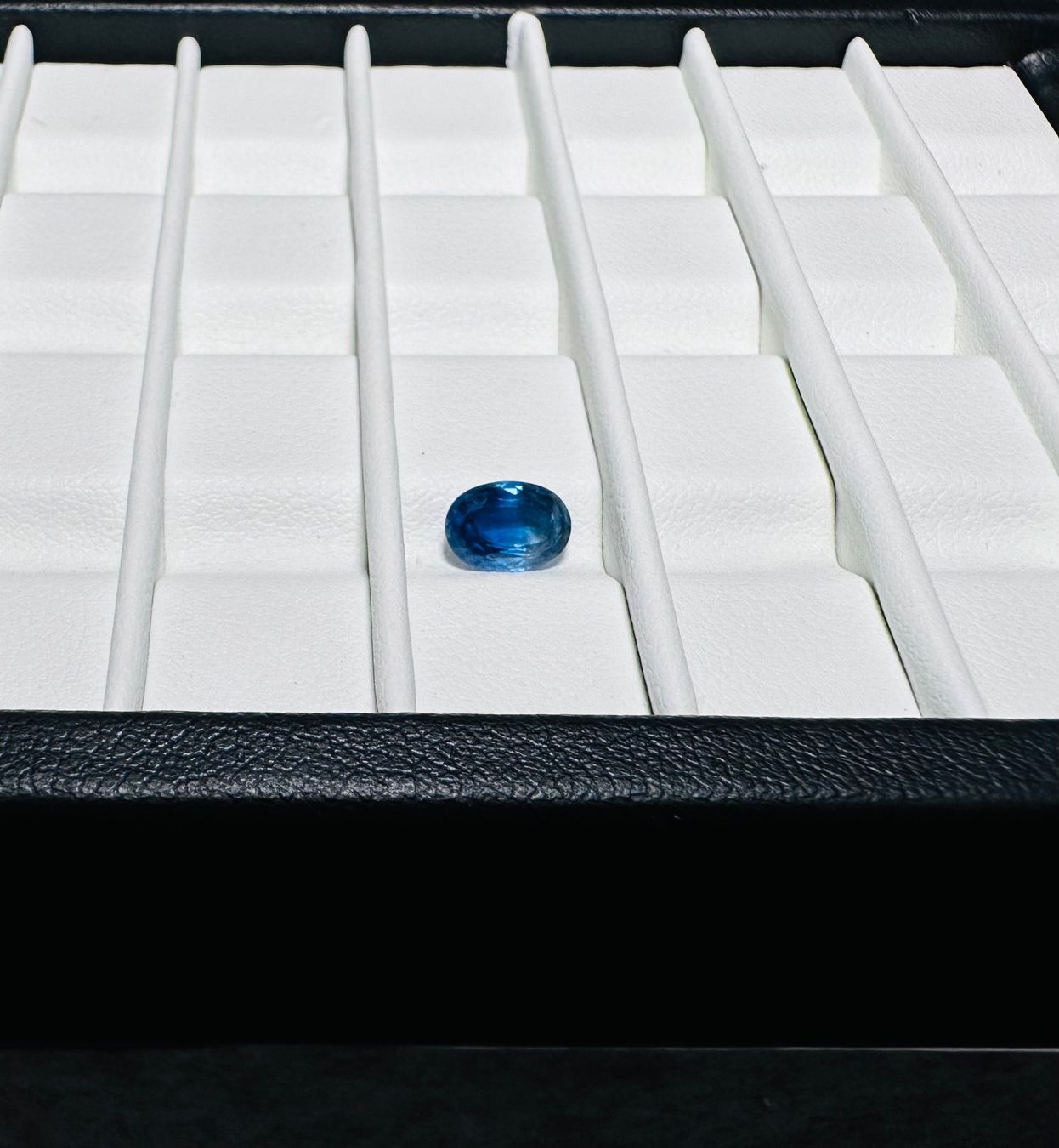 Edelsteine: Sapphire bleu 7x5 – Neu und originalverpackt aus Territet von Gem-collector