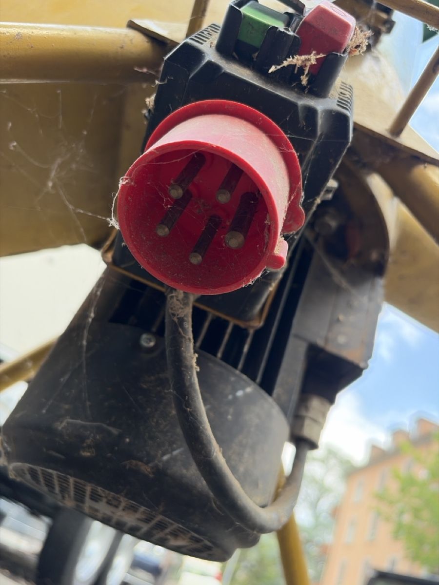 Häcksler:  robuster Elektro-Gartenhäcksler vom Typ Cramer Kompost – Gebraucht aus Zürich von dtag 5