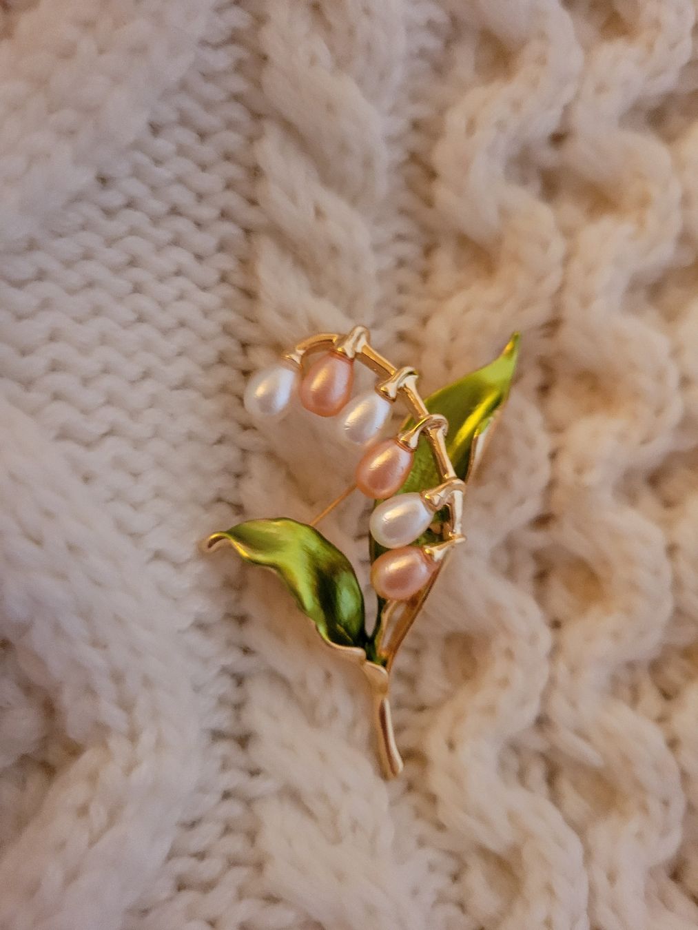 Spille & Fermagli: Broche représente un muguet , NEUF – Nuovo (secondo la descrizione) da Bernex venduto da Dariafr 1