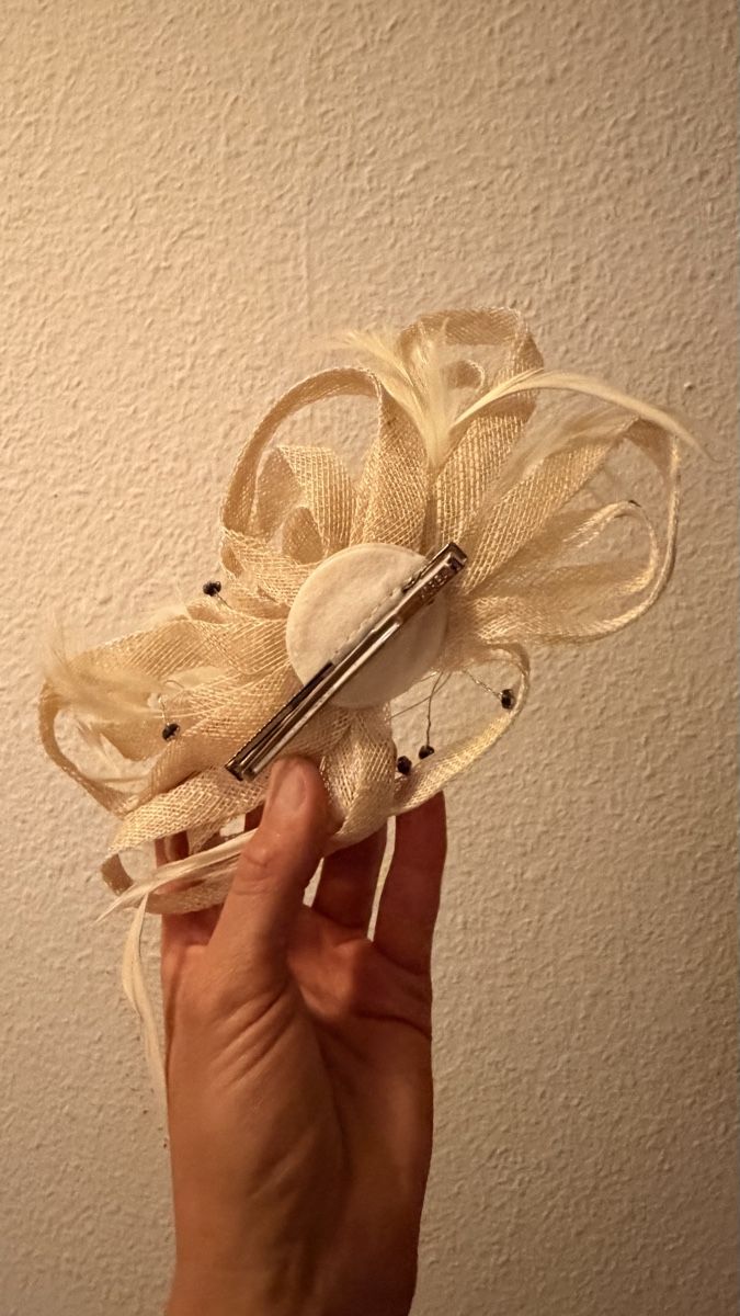 Copricapi, berretti & cappellini: Fascinator für britische Hochzeit – Usato da Zürich venduto da jas_lk8w 1