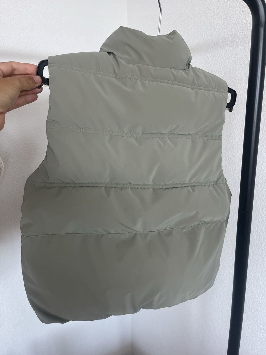 Zara Gilet & Giacche: ZARA Kinder Weste, Grösse 110 – Usato da Wauwil venduto da LoU-AiRiN 1