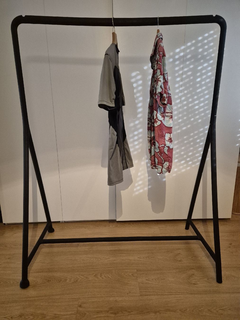 Ikea Garderobe: Garderobenständer schwarz gebraucht – Gebraucht aus Schlieren von Ba_Lin 1