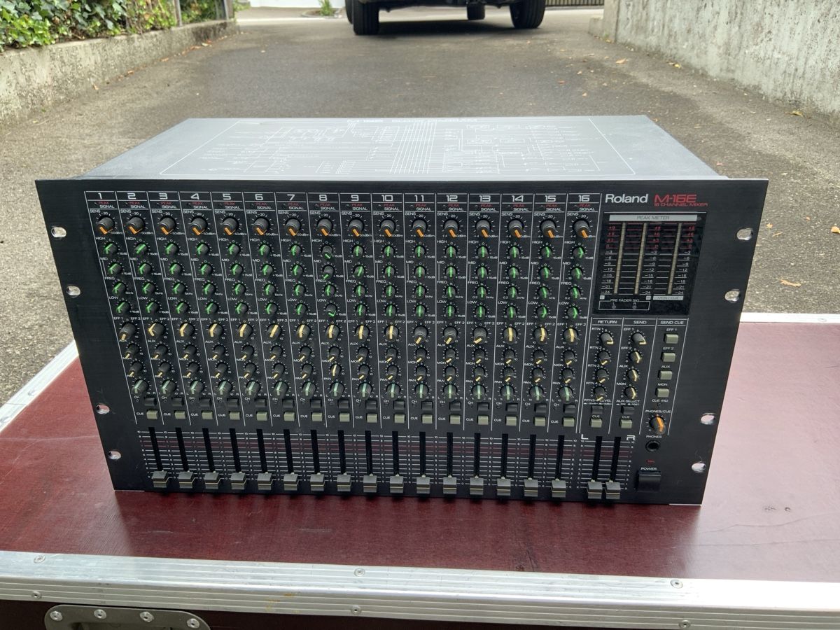 Roland Mischpulte: Rack-Mischer Roland M-16E – Gebraucht aus Arbon von Funkyfonso