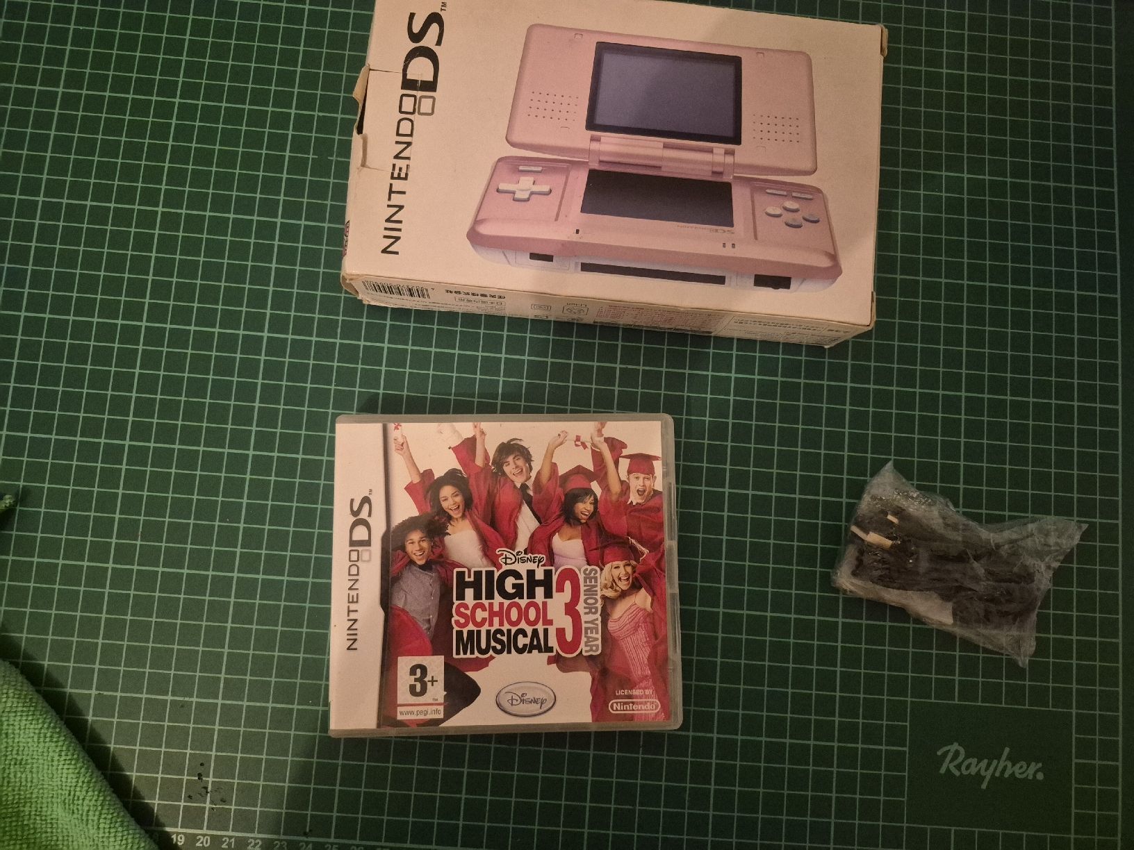 Nintendo Konsolen: Nintendo DS  Pink, Boxed With Game, Charger - Nice! – Gebraucht aus Meyrin von Retro-GZ 3