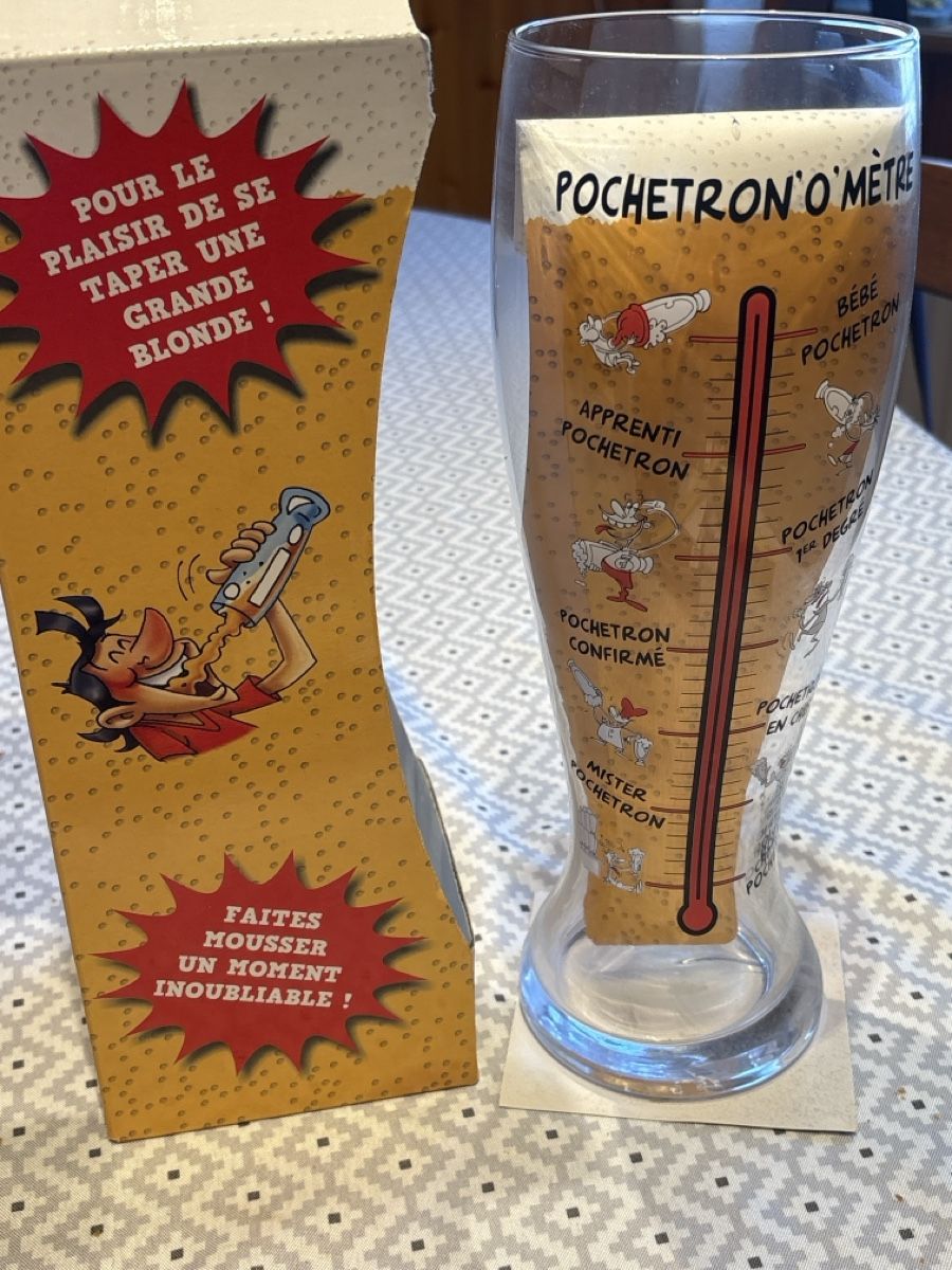 Verres: Verre à bière géant Pochetron O'Mètre 1.5L  – Neuf (Voir description) à Ste- Croix par boutondor64 1