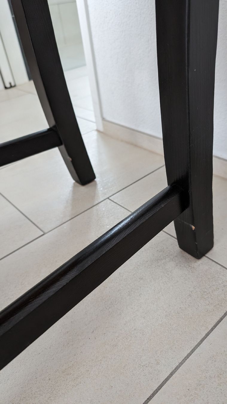 Ikea Sedie: Ikea Holzstuhl schwarz – Usato da Ganterschwil venduto da Nike18 1