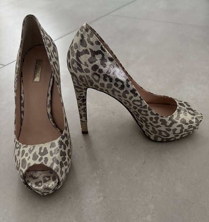 Guess Damenschuhe: GUESS High Heels Plateau - Grösse 39 – Neu (gemäss Beschreibung) aus Trübbach von Yasmin01112 1