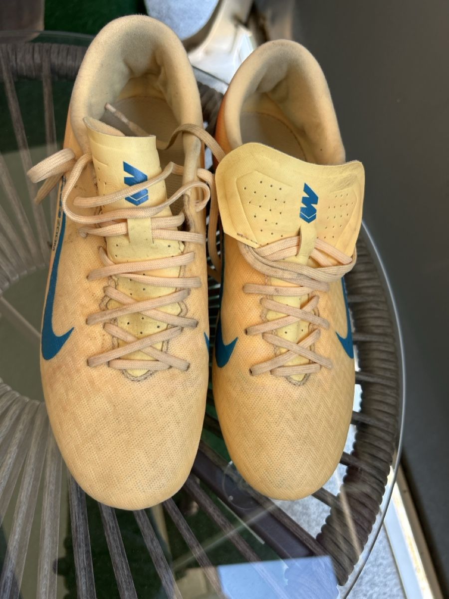 Nike Herrenschuhe: Chaussures de football  – Gebraucht aus Sierre von art_wqf9