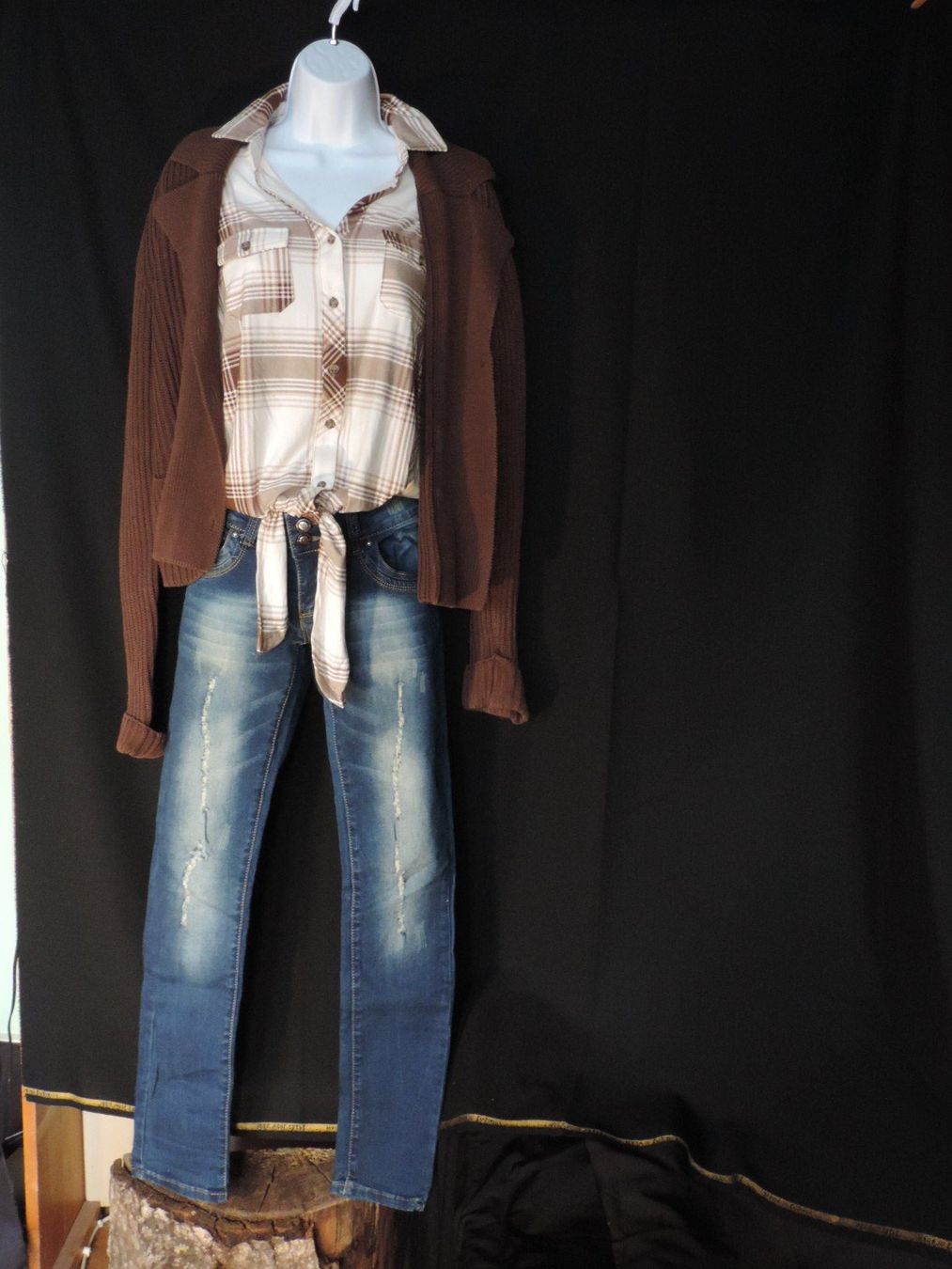 Lots de vêtements: Ensemble jeans jaquette pashmina – D'occasion à Genève par Axelle333 2