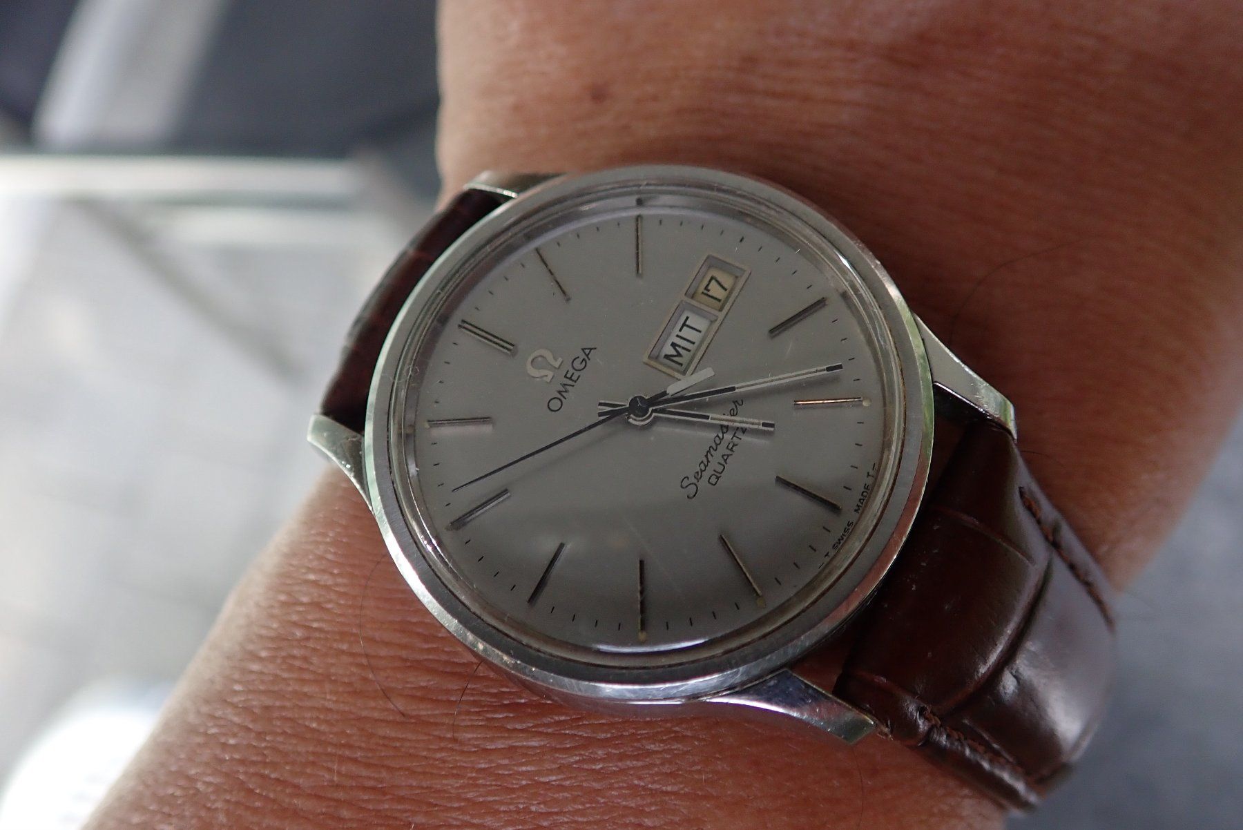 Omega Montres: OMEGA SEAMASTER QUARTZ DAYDATA – D'occasion à Wohlen AG par superwatchesteam 2
