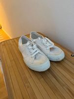 Weisse Turnschuhe Grösse unbekannt gebraucht