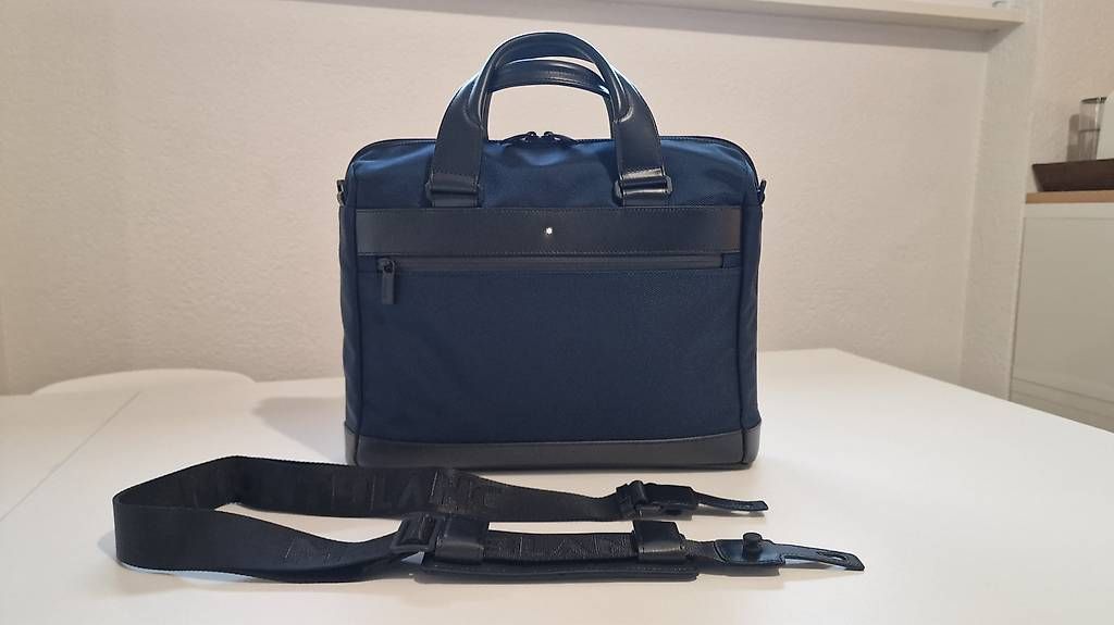 Borse: Montblanc Nightflight Dokumententasche Blue – Usato da Goldau venduto da AntonioNeto