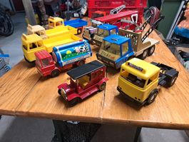 Diverse alte Trucks  Blech/ Kunstoff Fahrzeuge
