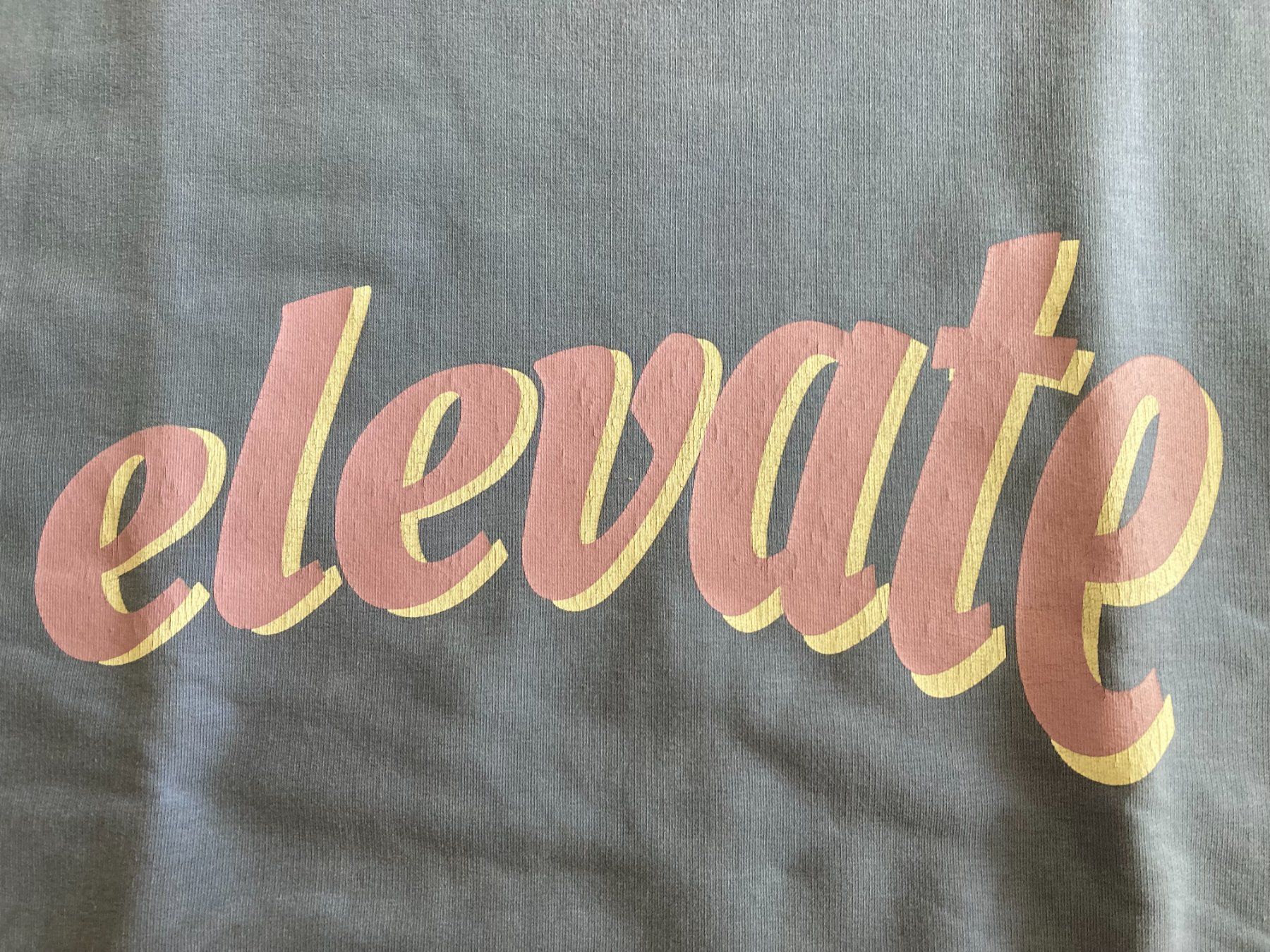 T-shirt: Cooles Sommer T-Shirt "Elevate" – Usato da Obfelden venduto da miau68 4
